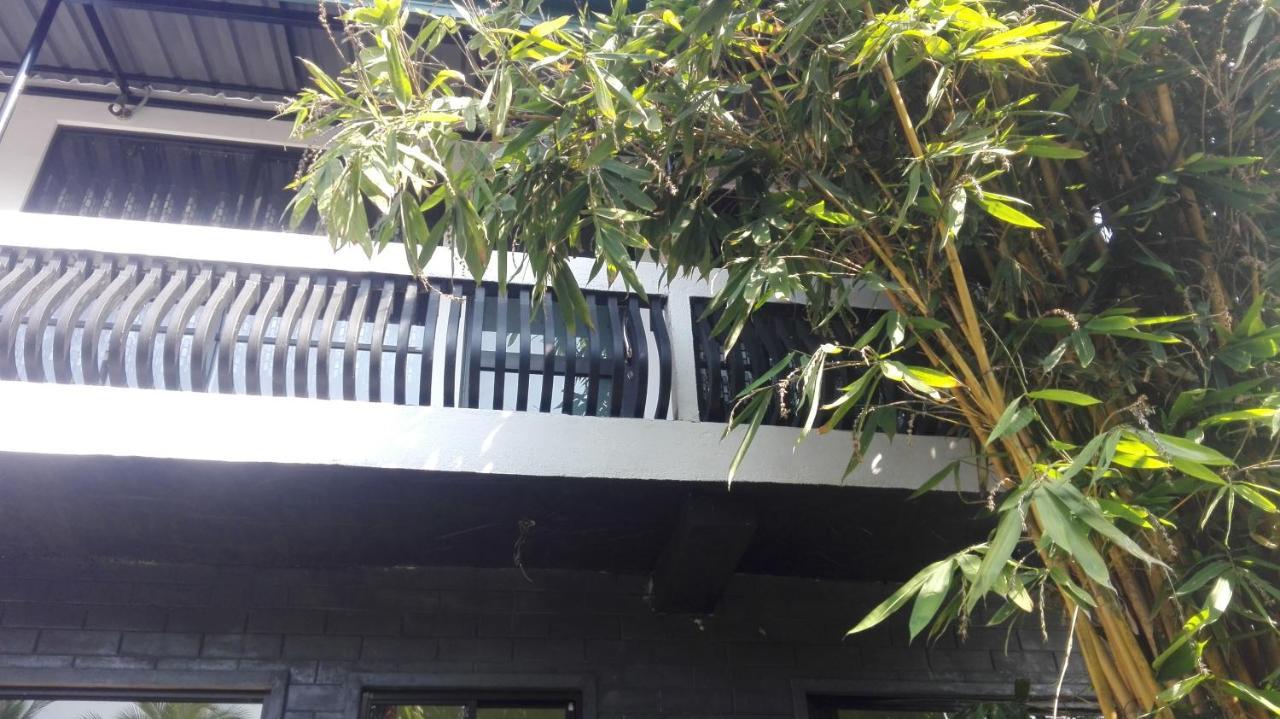 Mango Roots Apartment Гампа Екстериор снимка